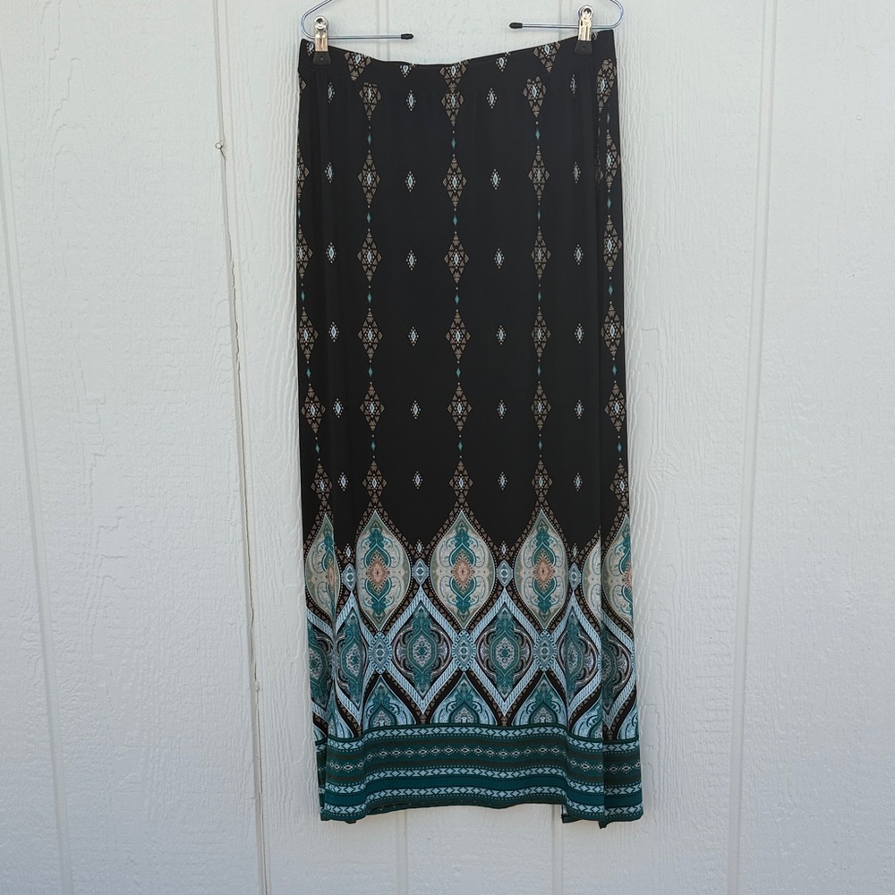 Chico's Size 1 Boho Aztec Geometric Print Maxi Pull On Skirt Black Teal Stretchy